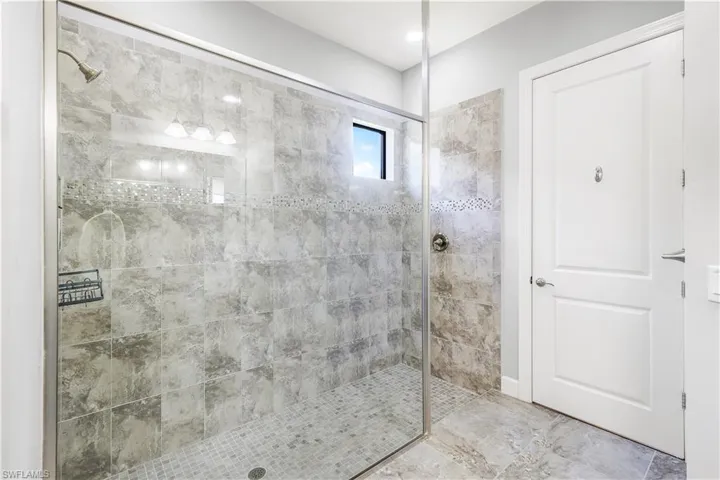 9402  Terresina  DR, Naples, FL 34119
