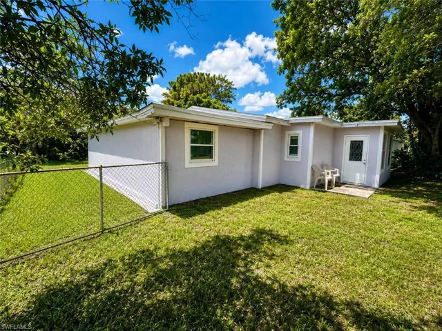 346 Muskegon Ave, Fort Myers, Florida 33905