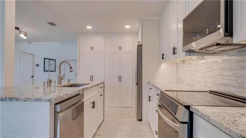 2010 Nw 2nd Pl, Cape Coral, Florida 33993