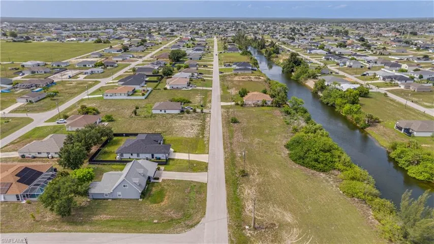 2010 Nw 2nd Pl, Cape Coral, Florida 33993