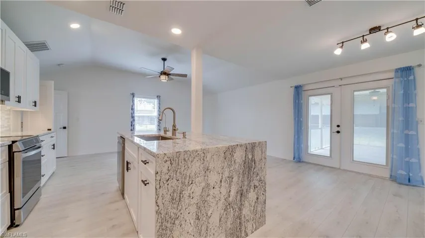 2010 Nw 2nd Pl, Cape Coral, Florida 33993