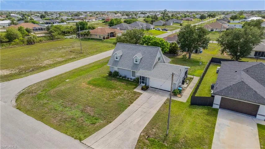 2010 Nw 2nd Pl, Cape Coral, Florida 33993