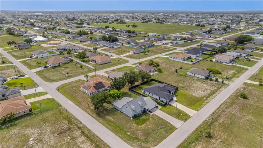 2010 Nw 2nd Pl, Cape Coral, Florida 33993