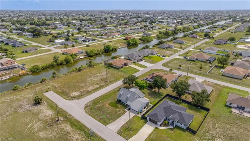 2010 Nw 2nd Pl, Cape Coral, Florida 33993
