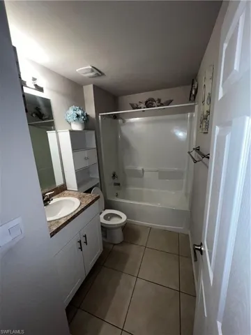 Common bathroom.