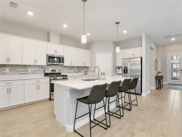 Luxurious Backsplash