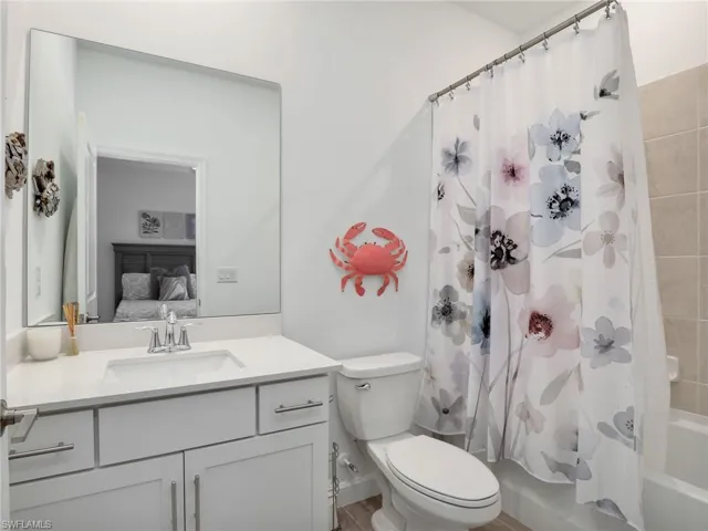18560 Ives Dr, Estero, Florida 33928