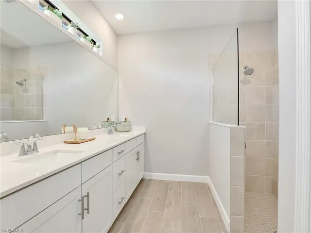 18560 Ives Dr, Estero, Florida 33928