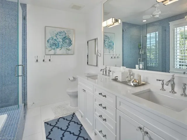 430  10th S AVE, Naples, FL 34102