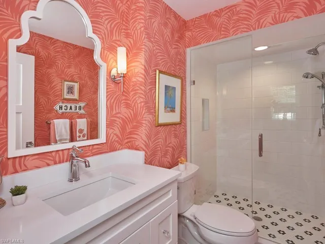 430  10th S AVE, Naples, FL 34102