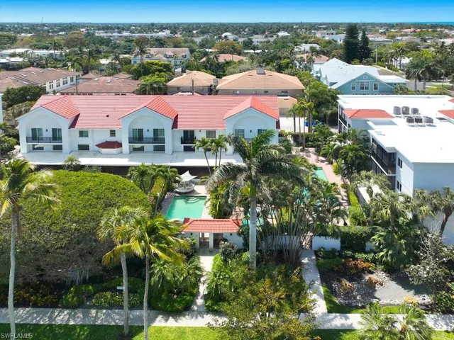 430  10th S AVE, Naples, FL 34102