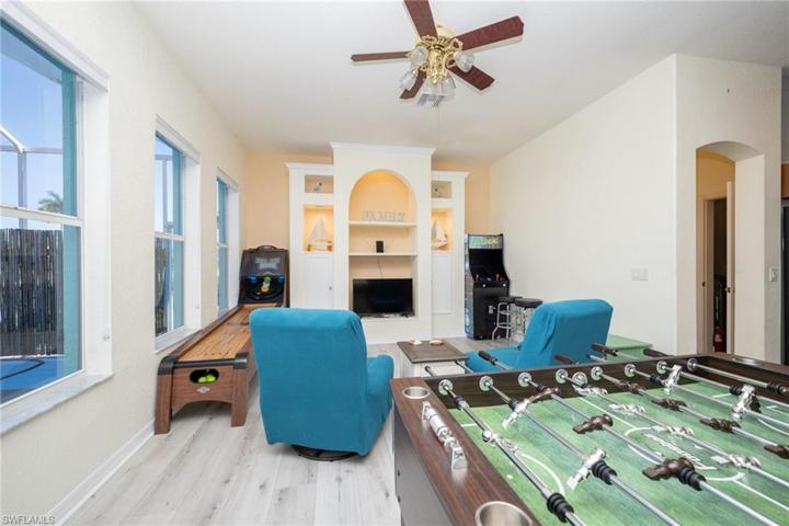 2123 NE 4th ST, CAPE CORAL FL 33909