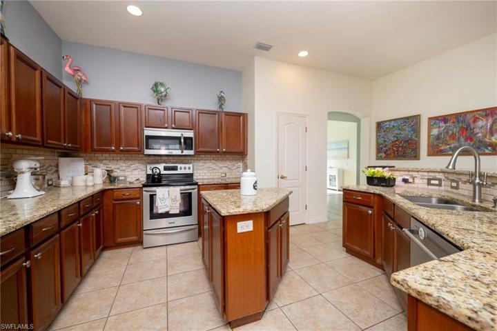 2123 NE 4th ST, CAPE CORAL FL 33909