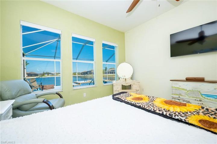 2123 NE 4th ST, CAPE CORAL FL 33909