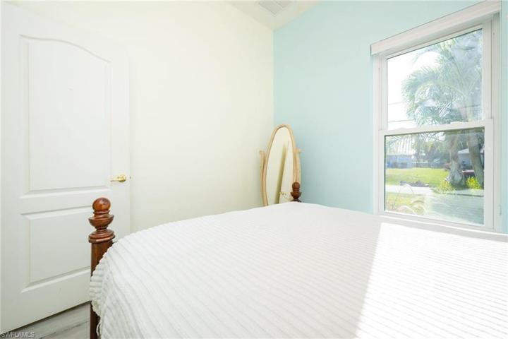 2123 NE 4th ST, CAPE CORAL FL 33909