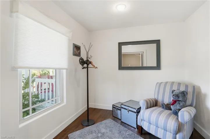 Sitting room attached to primary