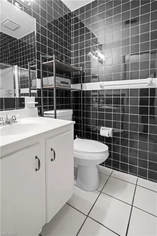 Guest Full Bath #2 - Updated