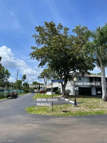 LOTS OF GUEST PARKING