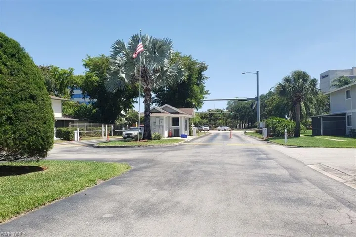Security – Gated community with guard service.Easy Access – Community entrance located at a traffic light for convenient entry and exit