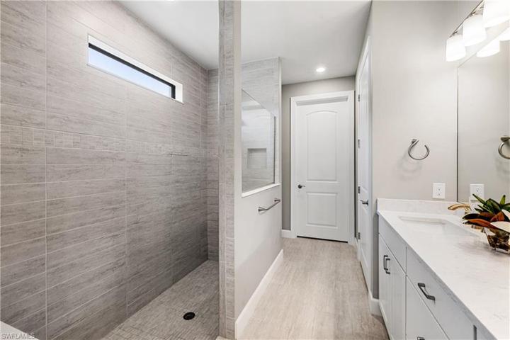 20992 Corkscrew Shores BLVD, ESTERO FL 33928