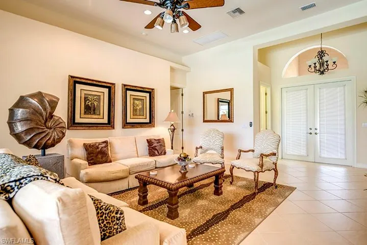 6101 Dogleg Dr, Naples, Florida 34113