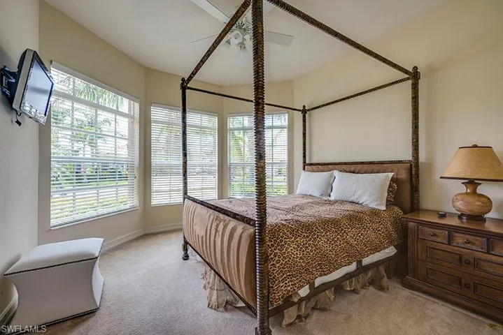 6101 Dogleg Dr, Naples, Florida 34113
