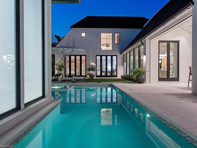 636 13th Ave S, Naples, Florida 34102