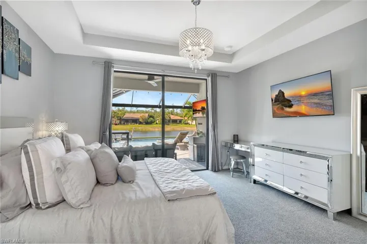 Primary bedroom with queen sized bed