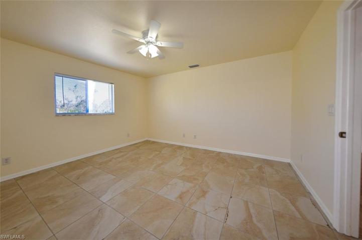 Masterbedroom ( as is)