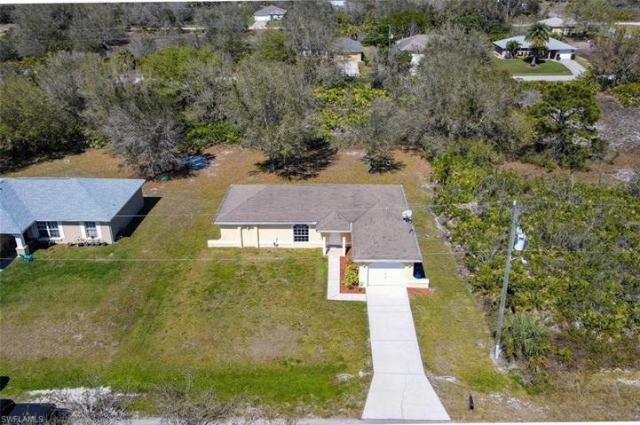 2518  69th W ST, Lehigh Acres, FL 33971