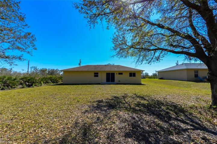 2518  69th W ST, Lehigh Acres, FL 33971