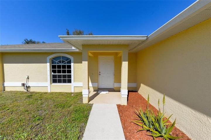 2518  69th W ST, Lehigh Acres, FL 33971