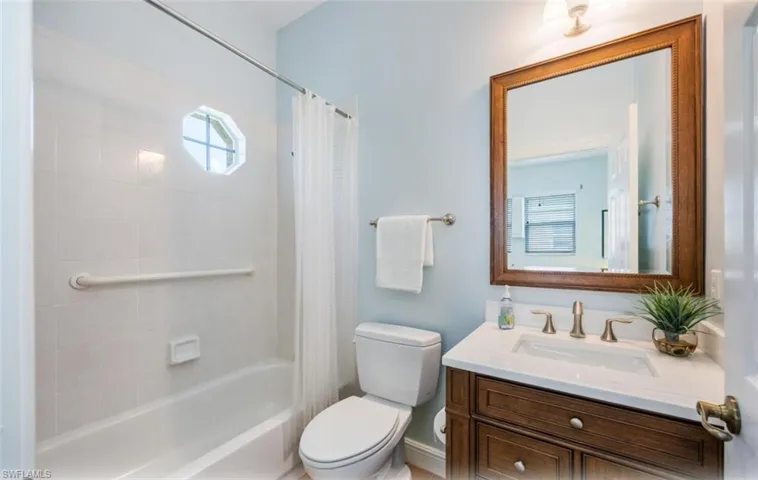 662 Vintage Reserve Cir # 8c, Naples Fl 34119