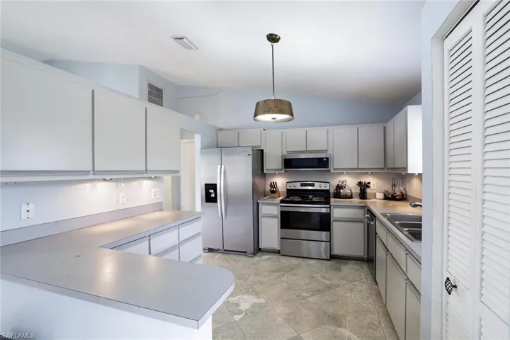 19060 Murcott DR W, FORT MYERS FL 33967