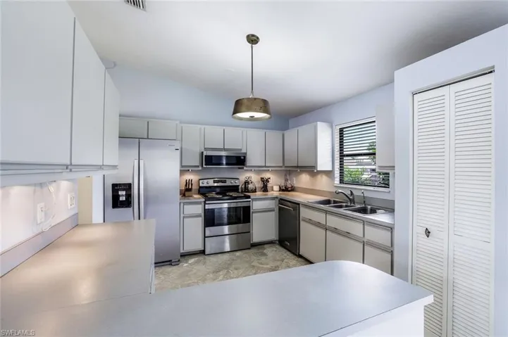 19060 Murcott DR W, FORT MYERS FL 33967
