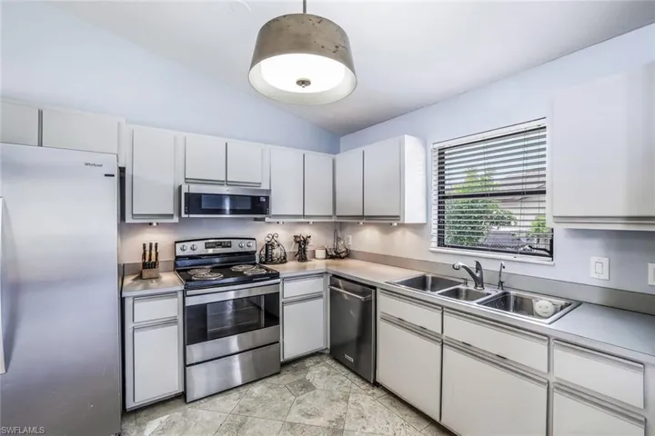 19060 Murcott DR W, FORT MYERS FL 33967