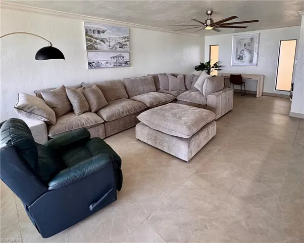 10475 Gulf Shore Dr 122, Naples, Florida 34108