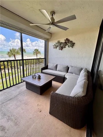 10475 Gulf Shore Dr 122, Naples, Florida 34108