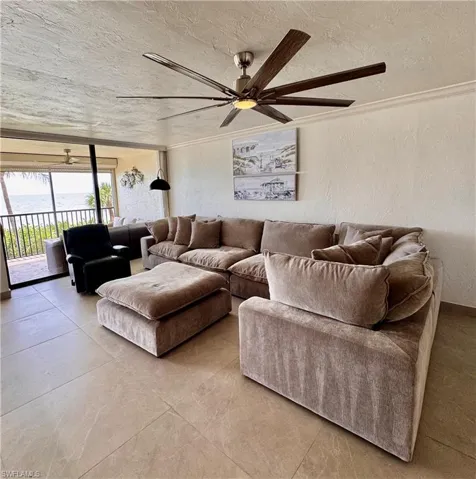 10475 Gulf Shore Dr 122, Naples, Florida 34108