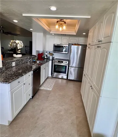 10475 Gulf Shore Dr 122, Naples, Florida 34108