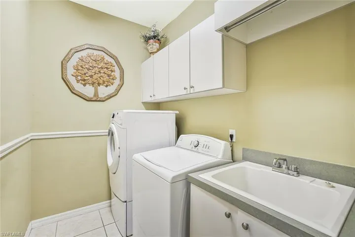 9889 Clear Lake Cir, Naples, Florida 34109