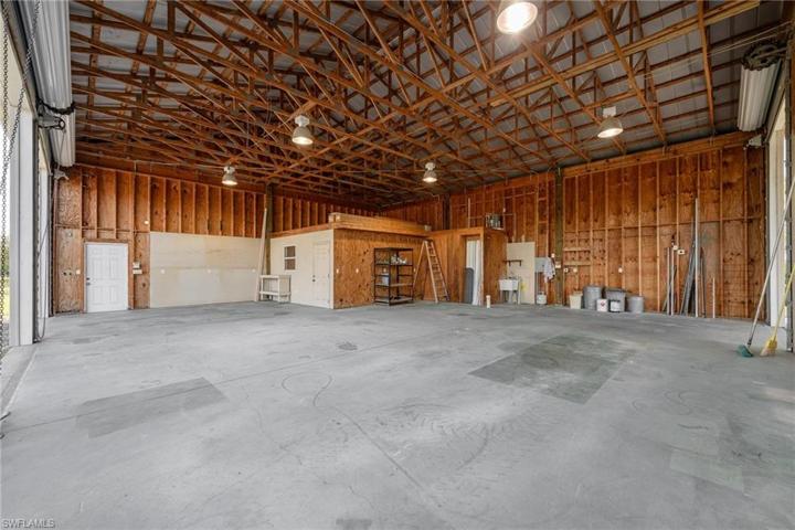 40x60 Outbuilding with office
