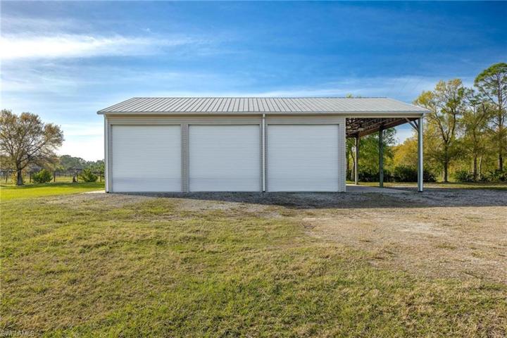 40x60 Outbuilding with office