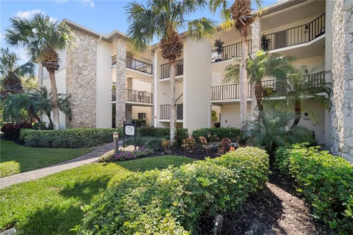 View of apartment building / complex