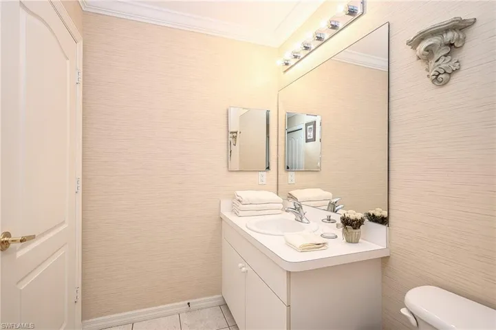 3790  Sawgrass  WAY, Naples, FL 34112