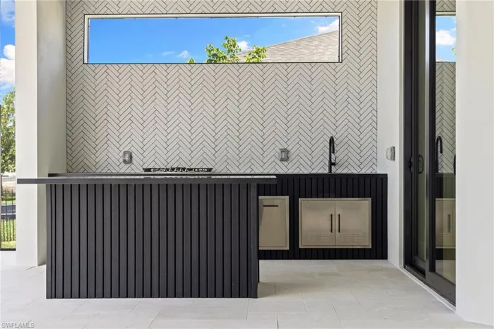 outdoor kitchen