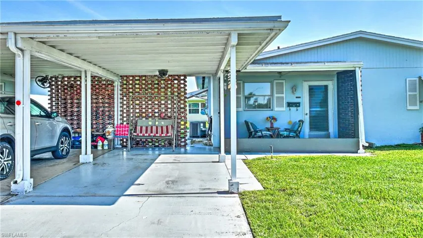 2201 Croton Ct, Lehigh Acres, Florida 33936