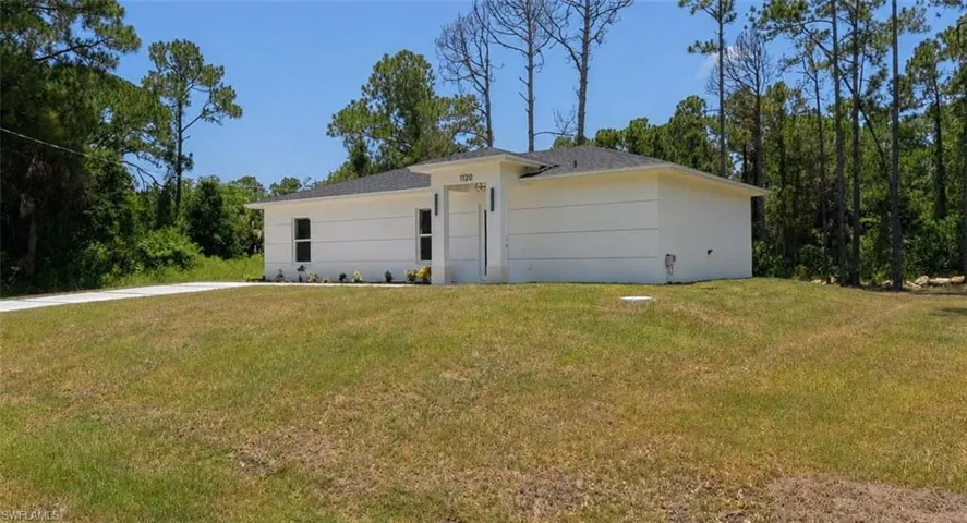 1120 Ravenswood St E, Lehigh Acres, Florida 33974