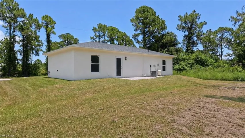 1120 Ravenswood St E, Lehigh Acres, Florida 33974