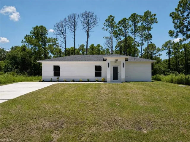 1120 Ravenswood St E, Lehigh Acres, Florida 33974